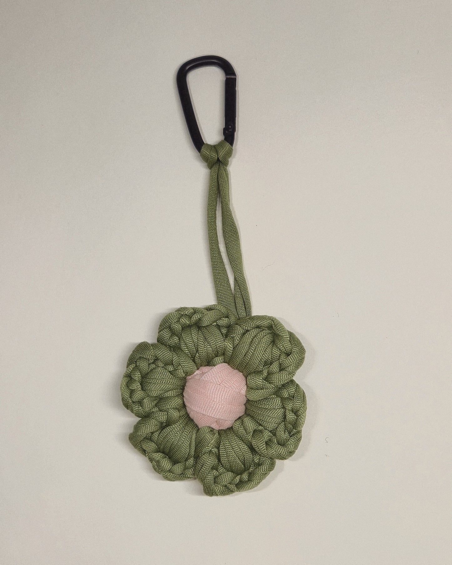 Gehäkelter Blumenanhänger