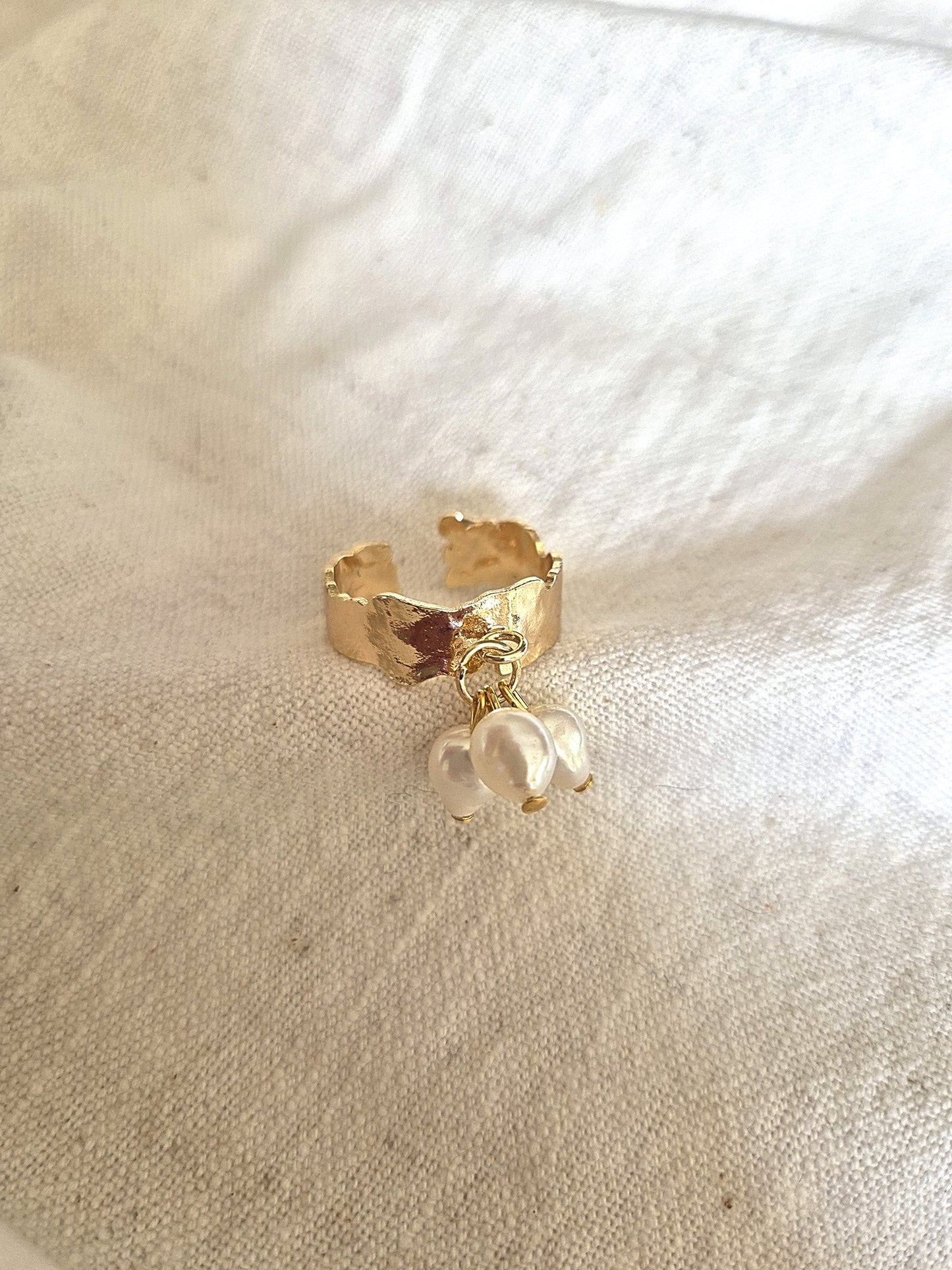 Adjustable Ring with Pearls