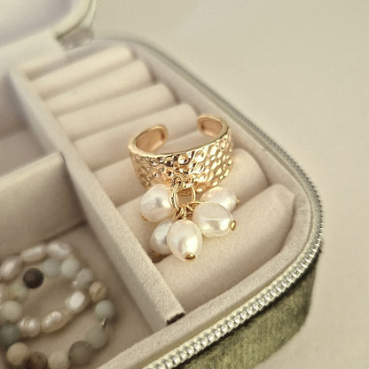 Adjustable Ring with Pearls - Rukami Studio