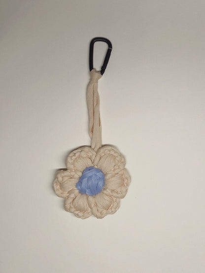 Gehäkelter Blumenanhänger
